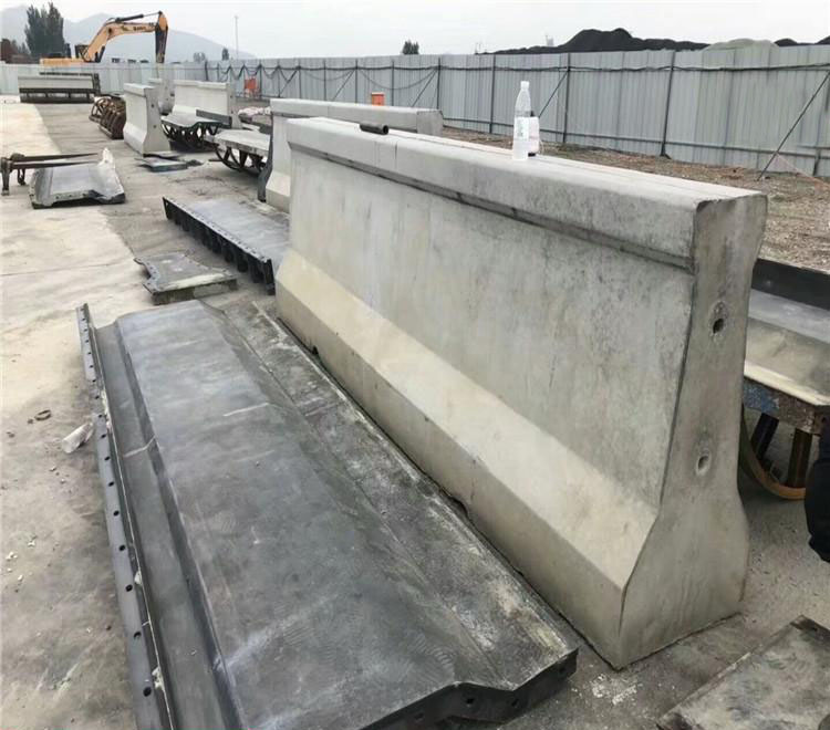 公路隔离墩3377(中国)