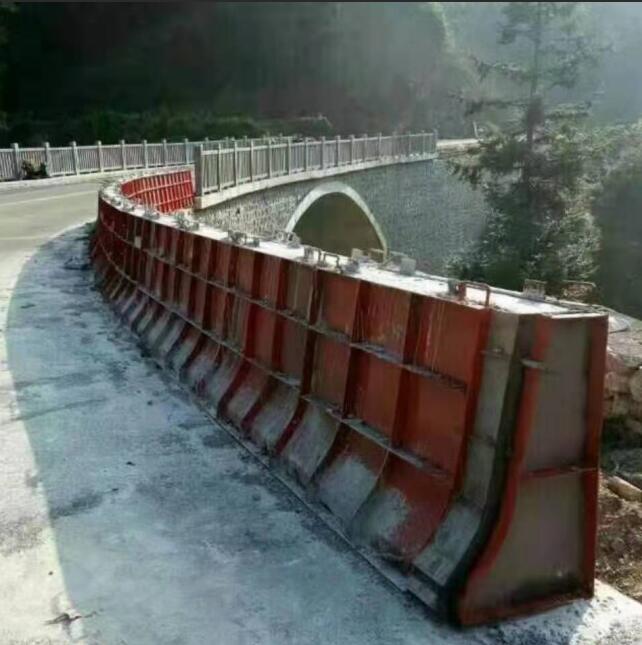 1582164689925785.jpg 隔离墩3377(中国).jpg