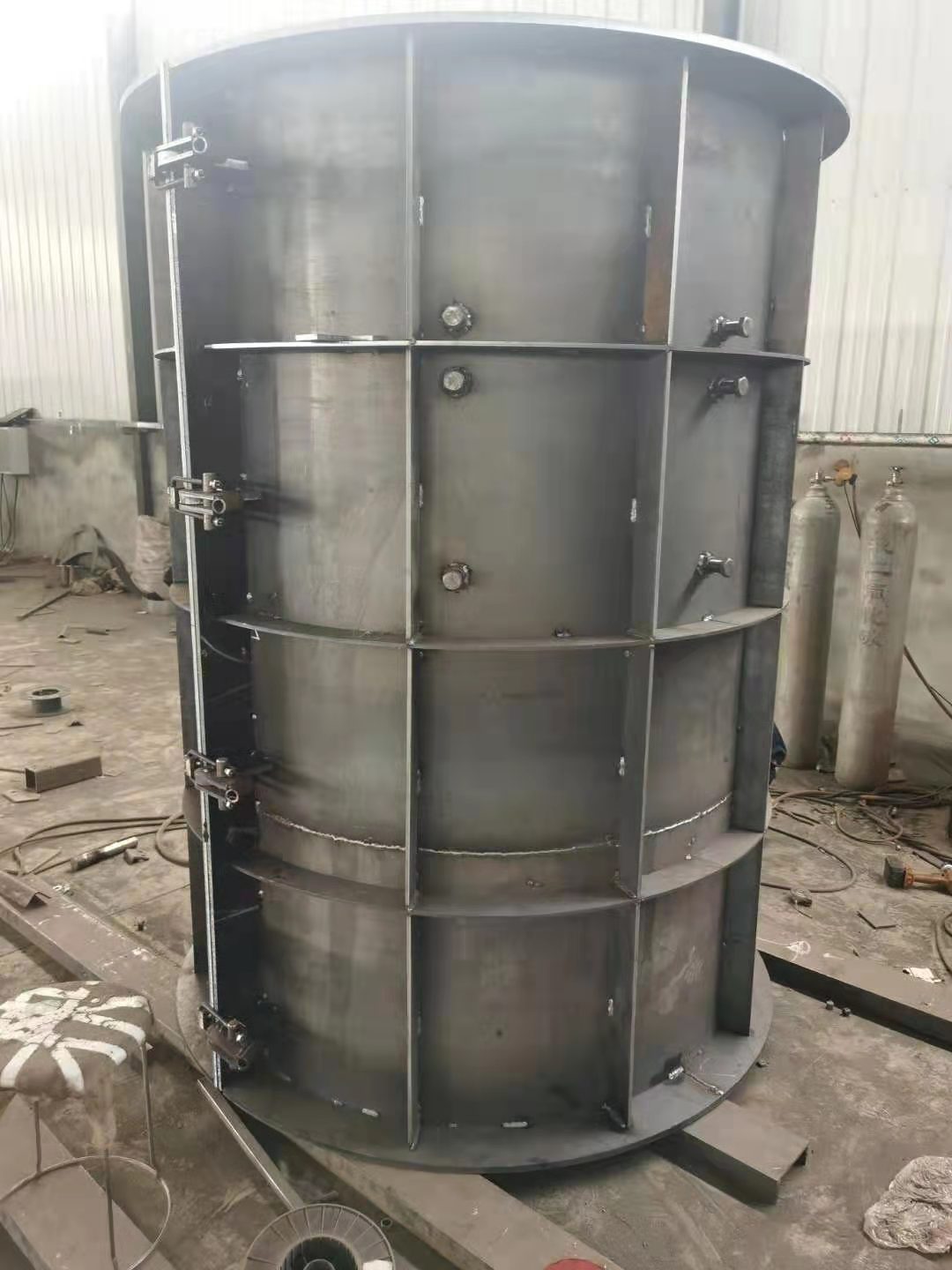 1629853572939213.jpg 检查井模具4.jpg