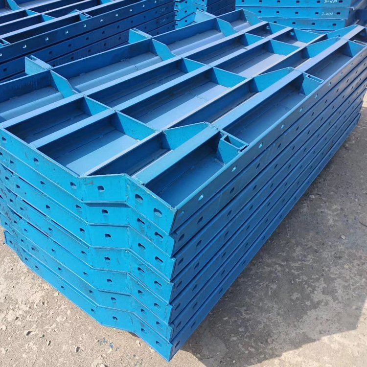 1637369902564602.jpg 桥梁防撞墙钢模板2.jpg