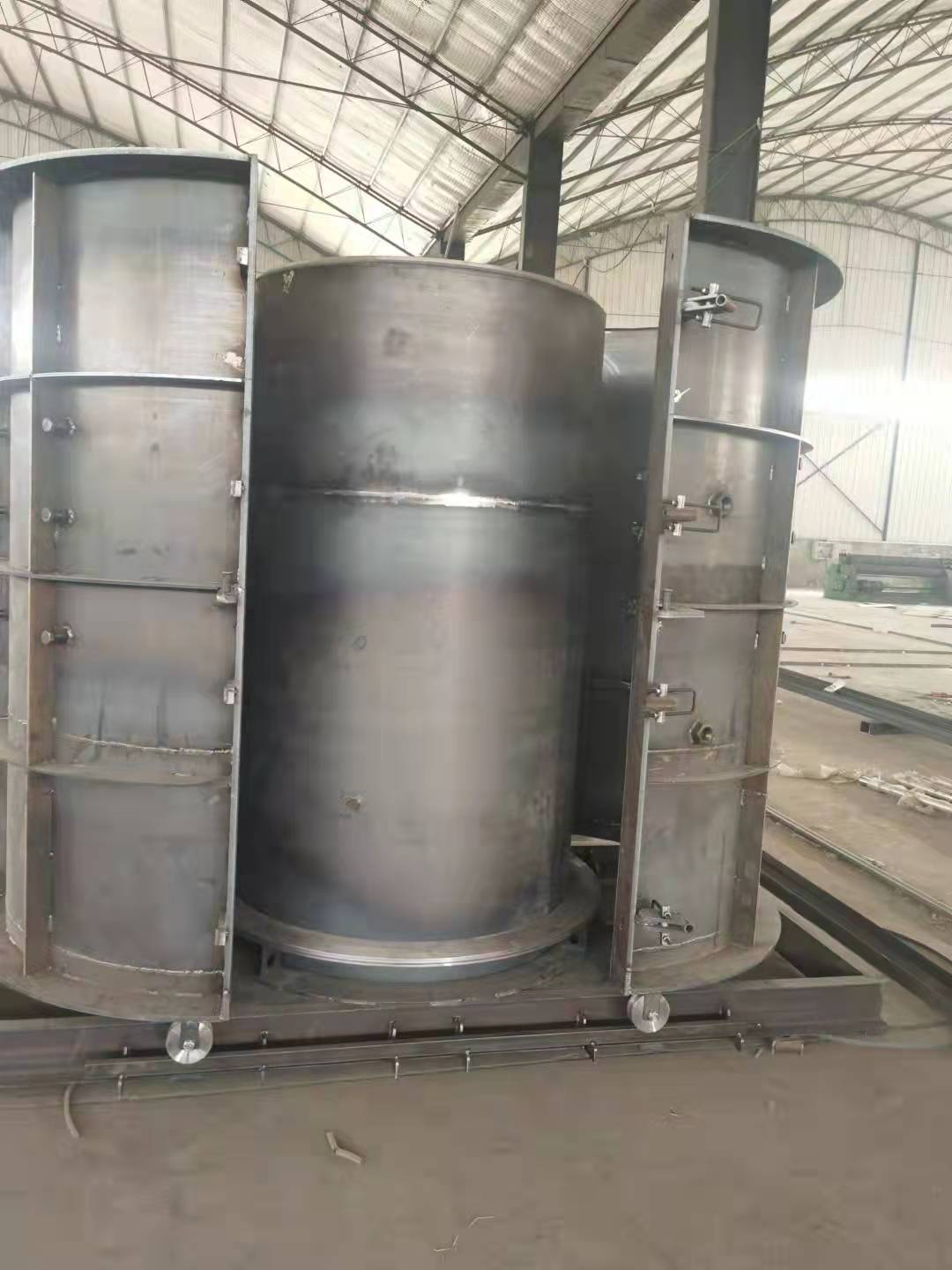 1640317914651312.jpg 检查井模具4.jpg