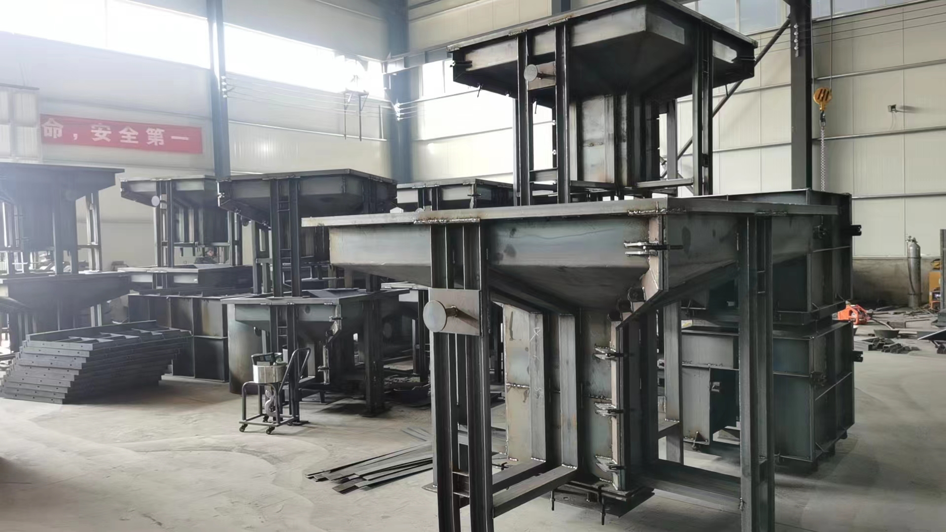 1681257319833292.jpg 钢结构基础墩模具